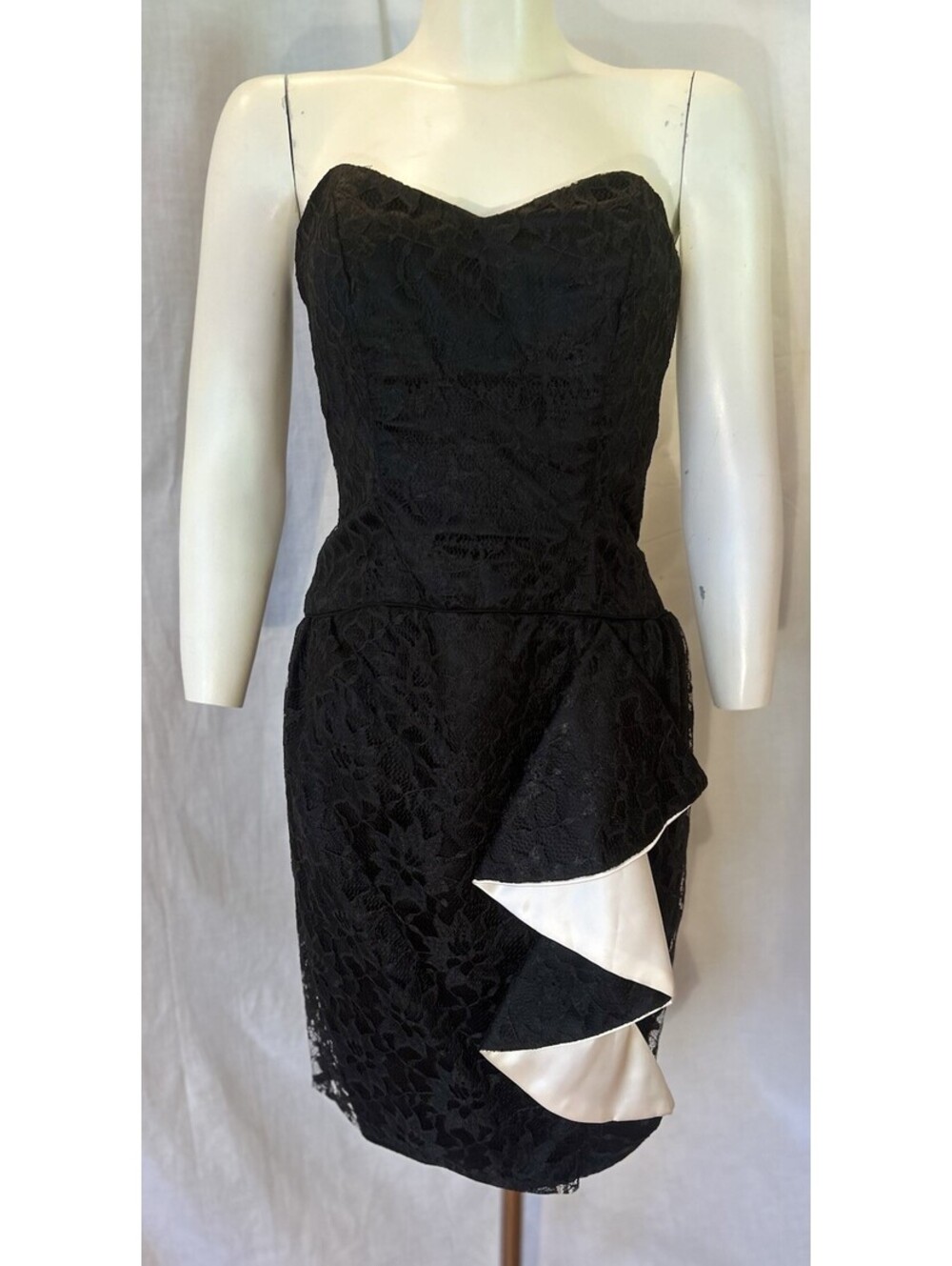 VTG 90s Hoco Prom Strapless Black Lace Wiggle Ruffle Formal Mini Dress SZ 7/8